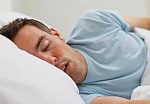人睡觉打呼噜原因是什么 睡觉打呼噜的危险