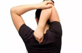 “疯狂拉伸”导致脑中风 要进行颈部锻炼按摩需谨慎