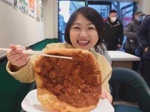 春節快楽！あま～い糖油餅1枚でうさぎ年を迎えよう