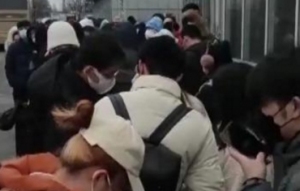 在乌留学生亲历撤离：满载华人车辆驶向乌西部边境