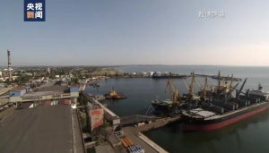乌克兰南方作战指挥部称两枚巡航导弹击中敖德萨港