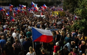 布拉格爆發抗議反對歐盟和北約 要求解決能源危機，反對歐盟北約