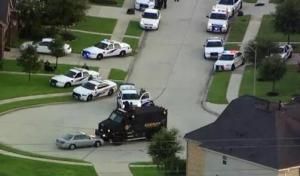 美国休斯敦发生枪击事件 致1名警员死亡