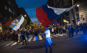 不满塞政府对俄态度，塞尔维亚爆发“亲俄抗议”