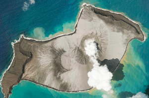 汤加火山喷发获确认为地球大气层内的“最大爆炸”