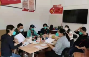 北京临管区青年志愿者：忙完社区工作还要上班上课