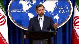扣押希腊油轮 伊外交部：两国关系不应被他国破坏
