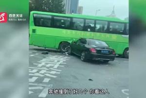 西安警方通报奔驰撞公交：五人受伤送医 肇事司机被控制