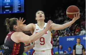 中国女篮领先26分战胜比利时，小组第二晋级八强