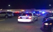 美国一超市发生枪击事件 经理开枪致10人死亡