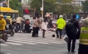 广州宝马车冲撞人群 致多人死伤 警方：涉事司机已被控制