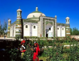 270名游客在新疆被“甩” 恶意低价揽客屡见不鲜
