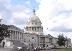 事关美国关税合法性 美最高法院激辩总统权力边界