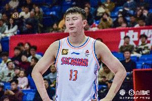 CBA同曦四川突破罚单出炉