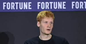 资深AI工具Cursor创始人警告 过度依赖AI开发很危险