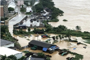 早报｜山西1763处文物现险情、班车倾覆事故致13死