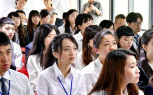 岛内机构：台湾大学生数将现“溜滑梯”式下降