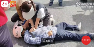 女子山東大集跪地救人15分鐘后默默離開
