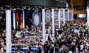 中国车市2025：阵痛、重启和新世界 监管与变革并行