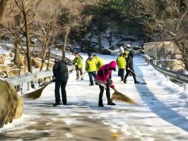 山东蒙山面向全球招募扫雪官 免票赏雪乐无穷