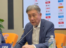 郑永刚：贺希宁打出超级外援的数据 攻防两端拼尽全力