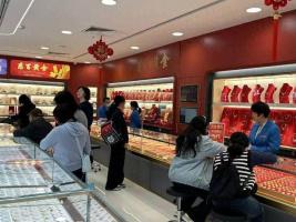 金价暴跌 有人花掉36万抄底 购金热情未减