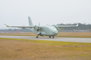 全球首款混合动力无人运输机首飞成功