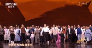 《奔腾的海骝马》为何让人热泪盈眶 草原深情触动人心