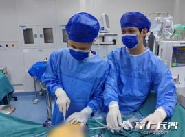 六旬老太灌肠被送医 自行操作险酿大祸