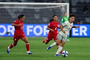 中国女足2比0战胜孟加拉国女足 小组赛开门红