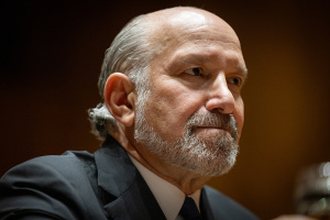 美商务部长同意就爱泼斯坦案作证