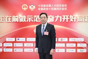 建议公共停车夜间周末低收费 促进消费与便利