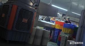 饭馆用的这些塑封碗筷 脏到你想吐 315揭露黑幕