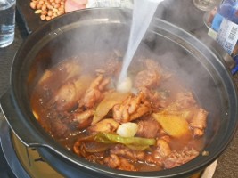 莫氏鸡煲火了 学生将去店内实践