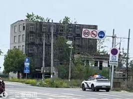 交警回应襄阳123大厦所在路段被封：短时间内无法通行