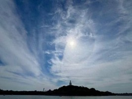 北京上空出现日晕天象