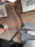 乘客吐槽高铁邻座喝白酒 12306回应 乘车体验引争议