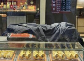 最新 香港发生珠宝抢劫案! 7万金链被劫引发关注