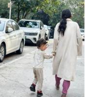母子街头游荡母亲抑郁拒治疗 全网心疼引发关注