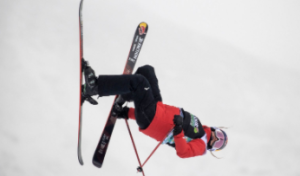 坡面障碍世界杯，谷爱凌领衔中国3将进决赛