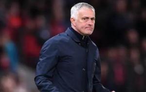 官方：穆里尼奥因辱骂裁判被禁赛2场 罚款2万欧