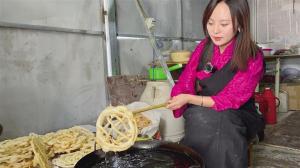 热油炸出金黄的卡赛，炸出红火的新年