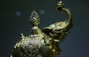 西藏非遗活态传承白纳锻铜技艺