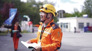 洛桑平措：热辣滚烫30载 巡线护网写春秋