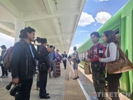 外媒记者见证中国式现代化的“天路”奇迹