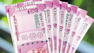 印度再次推出“废钞令”，限额兑换造成银行门排起长队