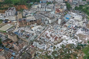 直击龙卷风后的广州白云区钟落潭镇 百余家厂房受损，迅速抢修恢复