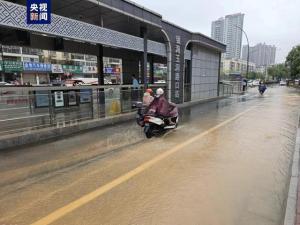 强降雨致广西清湖镇河段现超警洪水！