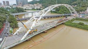 罗湖大望桥主拱合龙 7月有望通车，系深圳市区跨度最大的桥梁