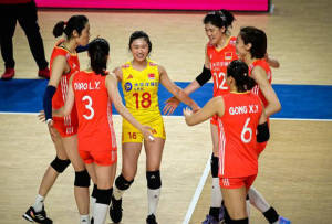 防守起球第二！中国女排28岁王牌逆袭归来 锁定奥运门票在望